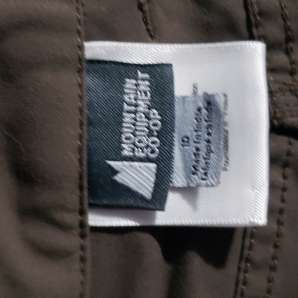 Mountain Equipment Co-op Shorts. Green. Size 10. - Picture 8 of 10